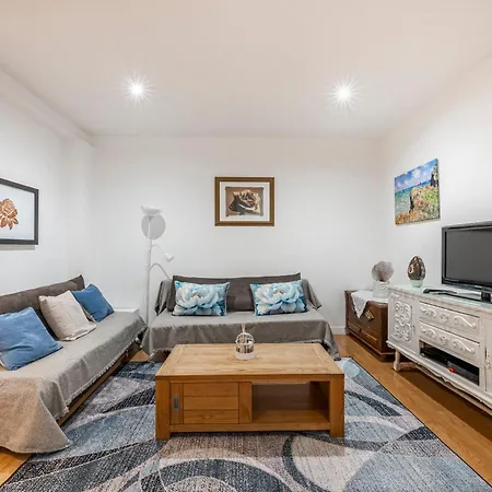Fully Furnished Mobility Lease - Apartment