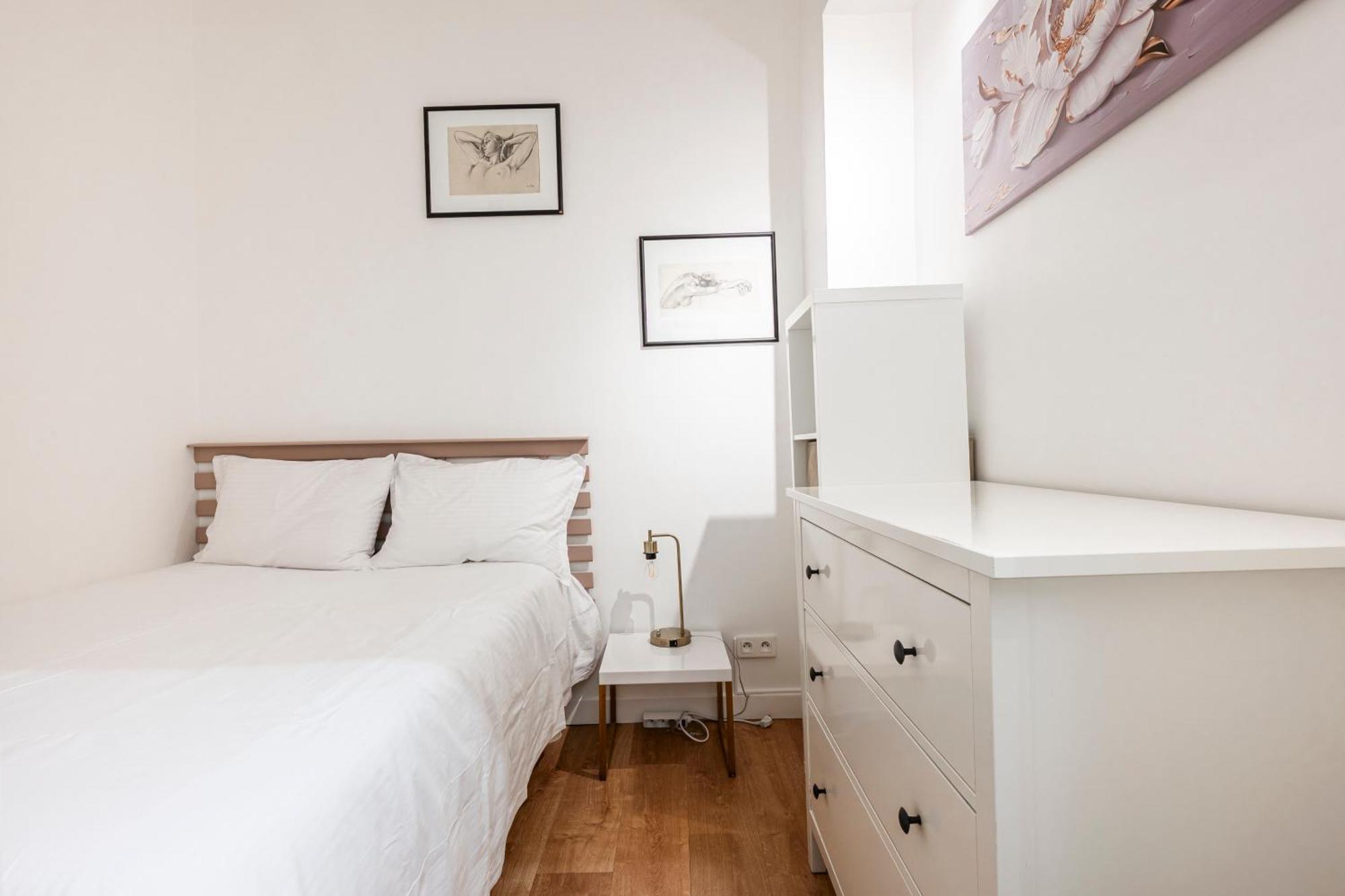 Apartment Fully Furnished Mobility Lease - *